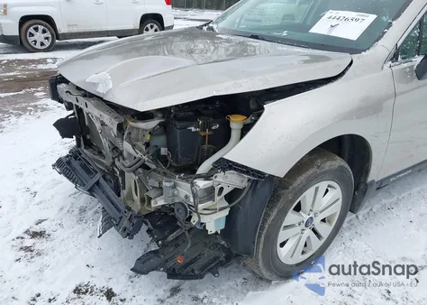 2015 Subaru Outback 2.5I Premium z USA, uszkodzony, nr VIN 4S4BSACC2F3352935